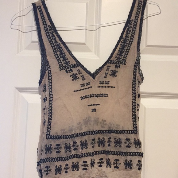 πHP!!π Sheer & lacy embroidered Urban Outfitters tank!! - Picture 2 of 6